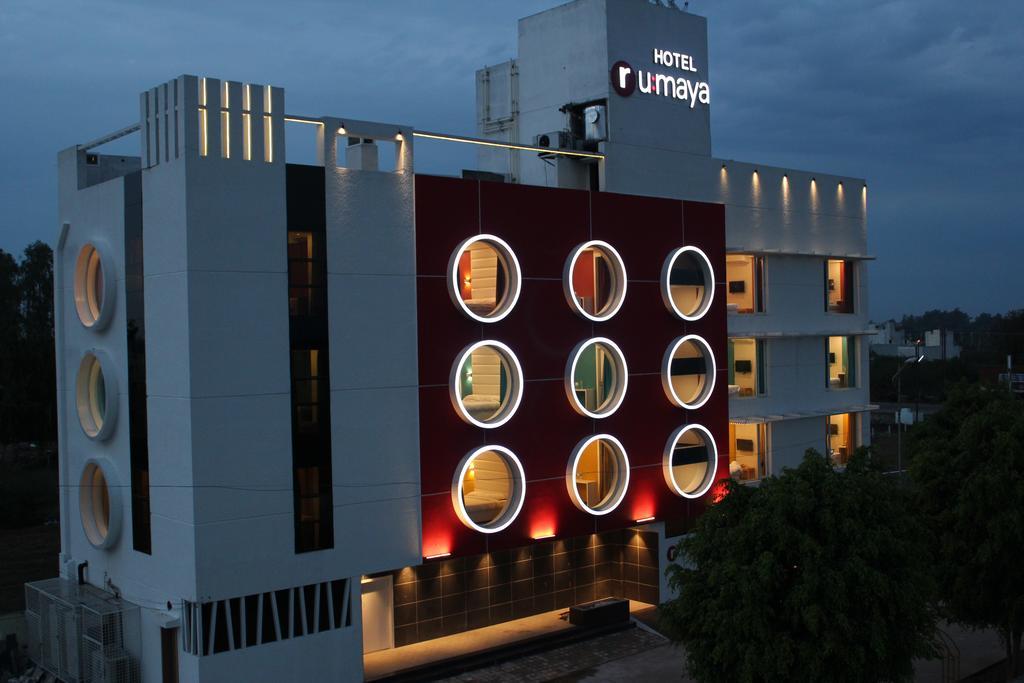 Oyo 963 Hotel Rumaya Уджайн Екстериор снимка
