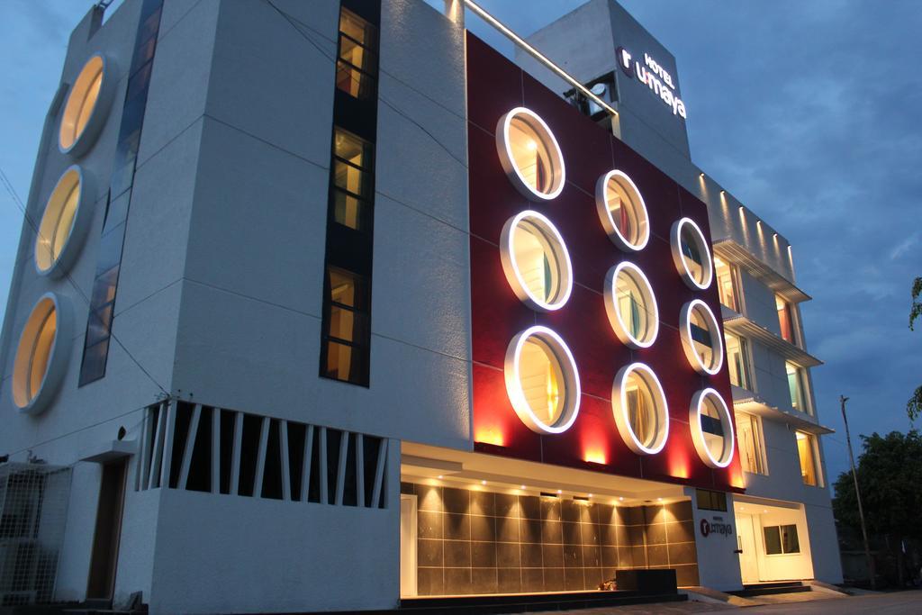 Oyo 963 Hotel Rumaya Уджайн Екстериор снимка