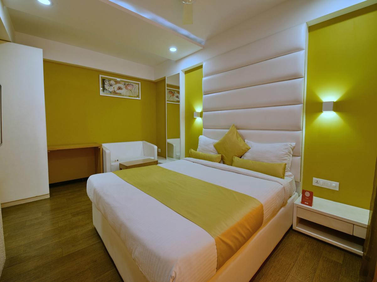 Oyo 963 Hotel Rumaya Уджайн Екстериор снимка
