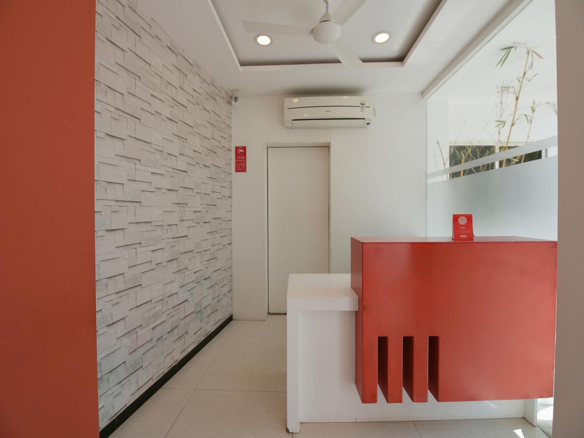 Oyo 963 Hotel Rumaya Уджайн Екстериор снимка